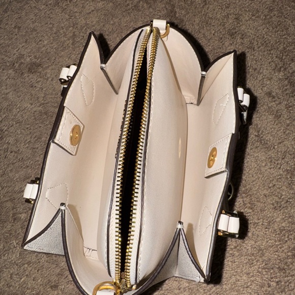 Michael Kors White Leather Handbag - Picture 7 of 10